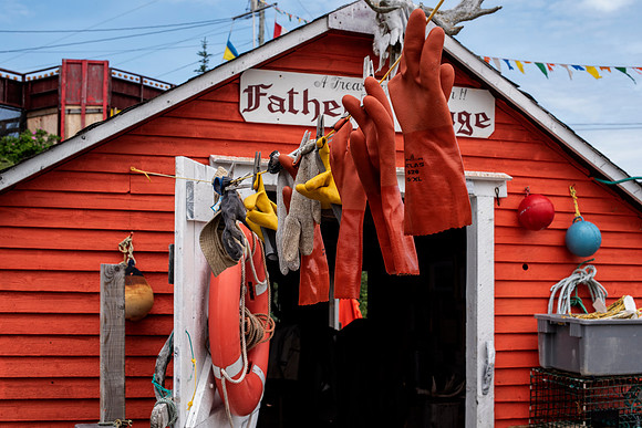 "Father's Stage" and gloves
